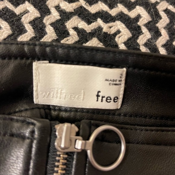 Aritzia Wilfred Free Black Leather Skirt - Picture 10 of 12